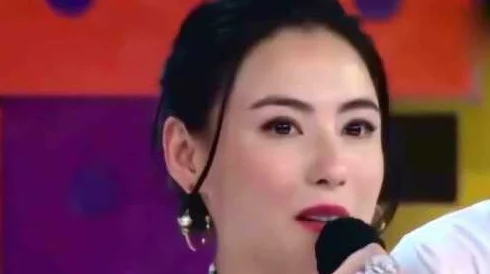 张柏芝扒自下面BB毛好毛盛经典，惊艳全场引发热议，网友纷纷点赞称其勇气可嘉！